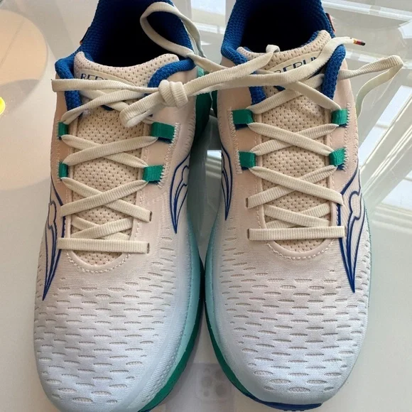 RARE! NIB Women's Saucony Speed 4 Berlin Marathon Special Edition, Size 9 - Picture 12 of 13